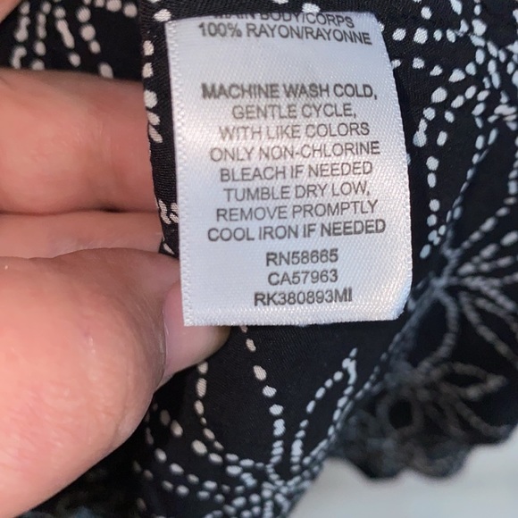 3/20🌟 Shimera NWT tie shoulder swim cover dot floral black/white size M - Picture 7 of 10